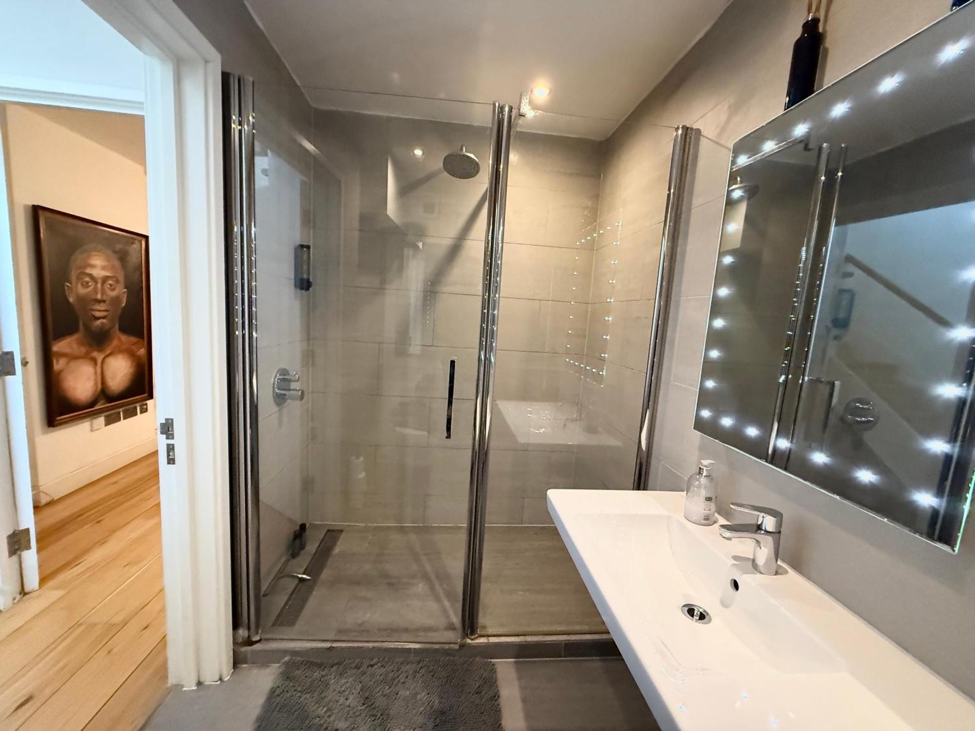 Immaculate Covent Garden Apartment London Eksteriør billede